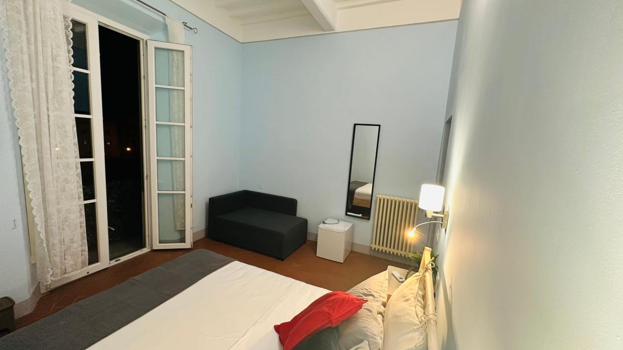 B&B - Residenza D'Epoca Piazza Cairoli Пиза Экстерьер фото
